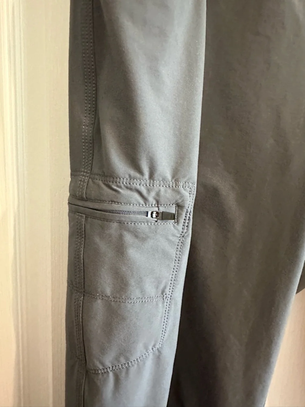 Men's Patagonia Grey Quandry Cargo Performace Pants - Picture 2 of 7